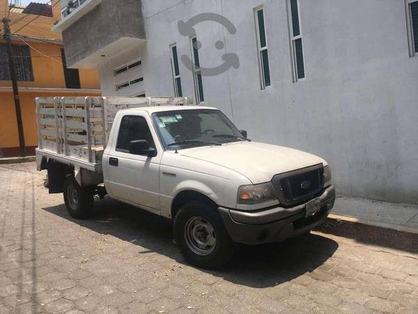 Camioneta Ford Ranger  con Redilas