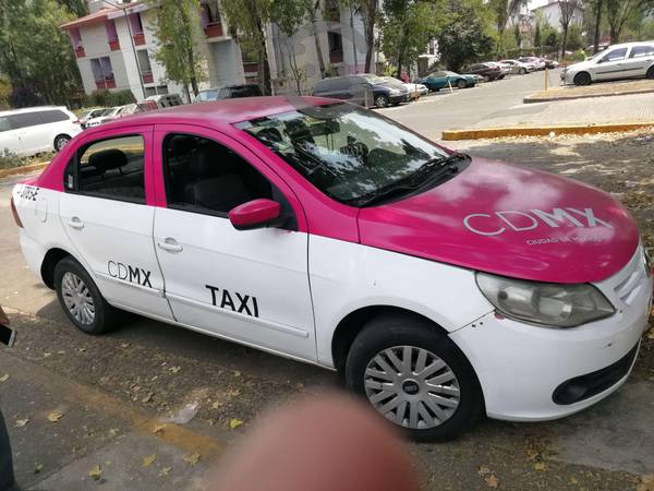 Taxi Gol  con renta de placas