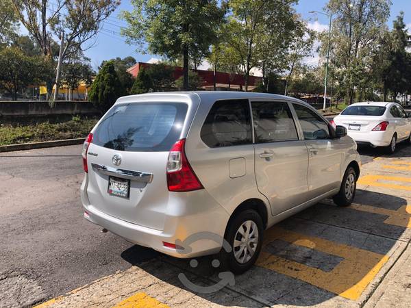 Toyota Avanza  estandar 7 pasajeros clima