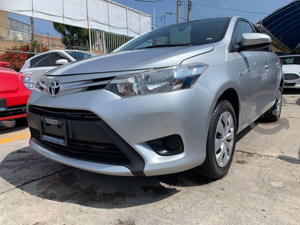 Toyota yaris  factura de agencia