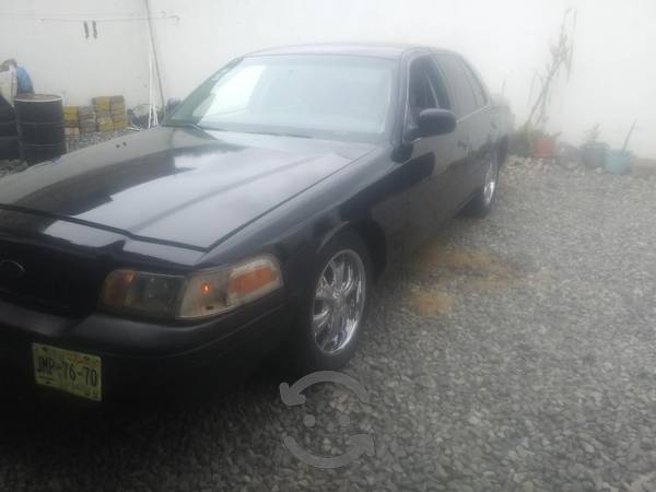 Crown Victoria Intetceptor Conservado