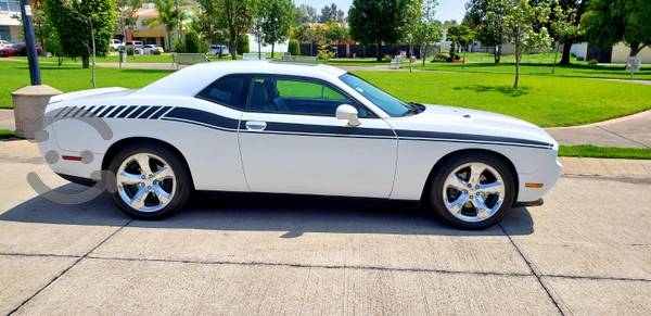 CHALLENGER V6 IMPECABLE CAMBIO