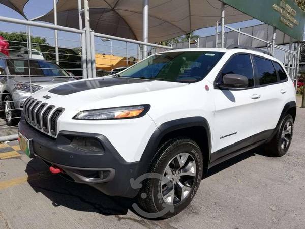 Jeep cherokee trailhawk 