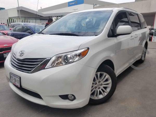 Toyota Sienna  xle financiada o contado