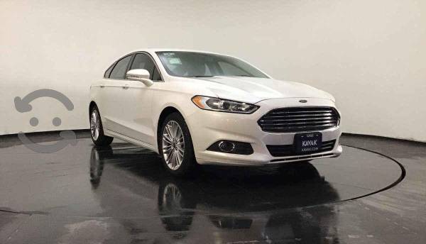 Ford Fusion SE Luxury / Combustible Gasolina 
