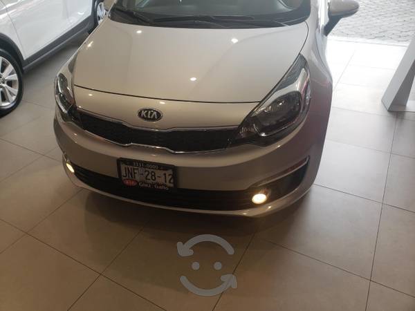 kia río sedan