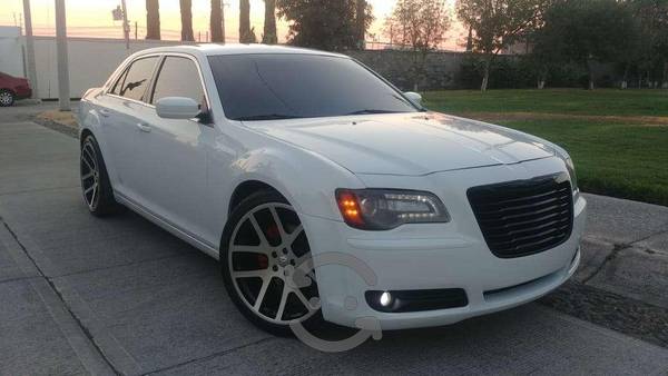 Chrysler 300 v6, excelentes condiciones