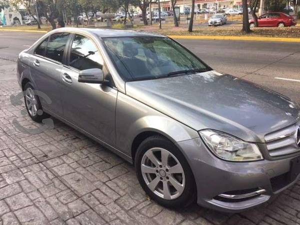 Excelente Mercedes C 180