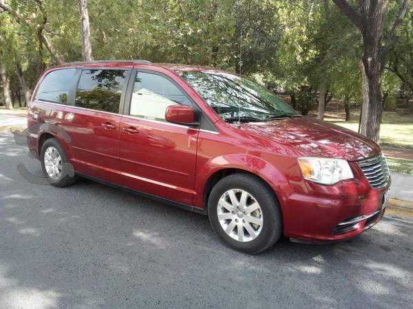 Chrysler Town & Country LX 