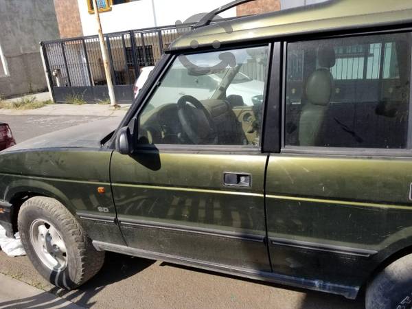 land Rover 4x4 vendo o cambio por vocho