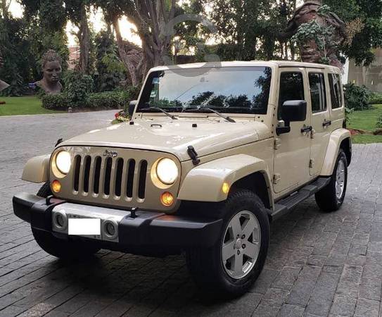 Jeep unlimited Sahara unico dueño credito