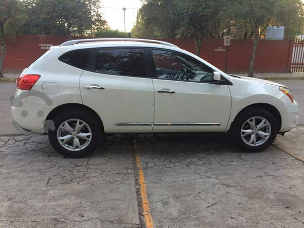 Nissan Rogue Impecable