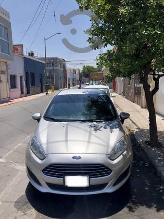 Potente Ford Fiesta  T/A equipado en Guadalajara,