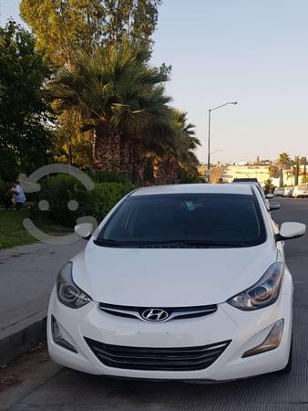 Excelente Hyundai Elantra Limited en Tijuana, Baja