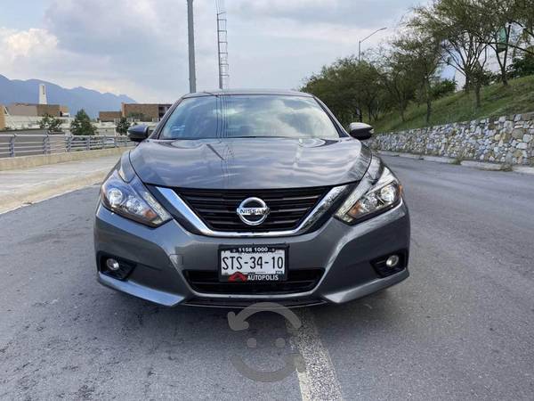 Nissan Altima Advance 2.5L  en Monterrey, Nuevo León