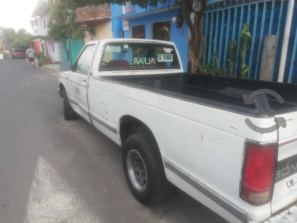 Camioneta s10 con buena maquina en Guadalajara, Jalisco por