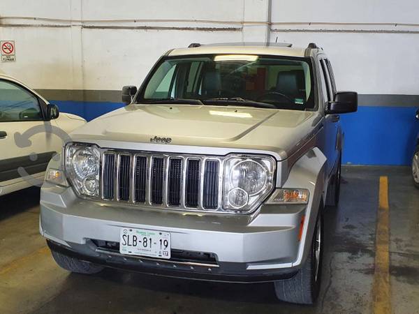Jeep Liberty  Limited en Monterrey, Nuevo León por