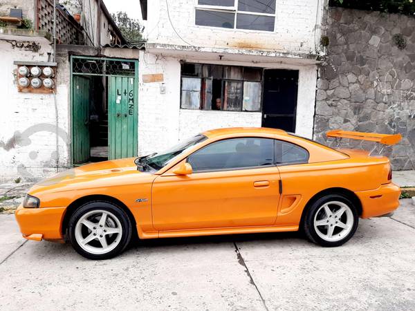 Mustang Gt  en Huixquilucan, Estado de México por
