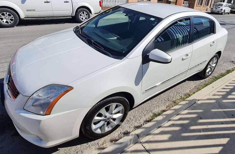 Nissan Sentra Emotion  Blanco en Saltillo, Coahuila por