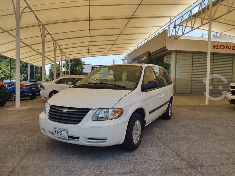 Chrysler Voyager p aut austera corta en Guadalajara,
