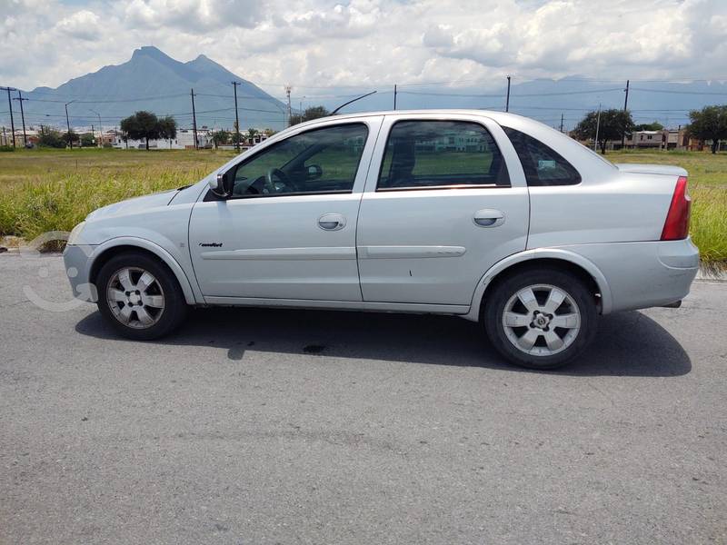 Corsa  cil, económico, 4 puertas, eléctrico en San