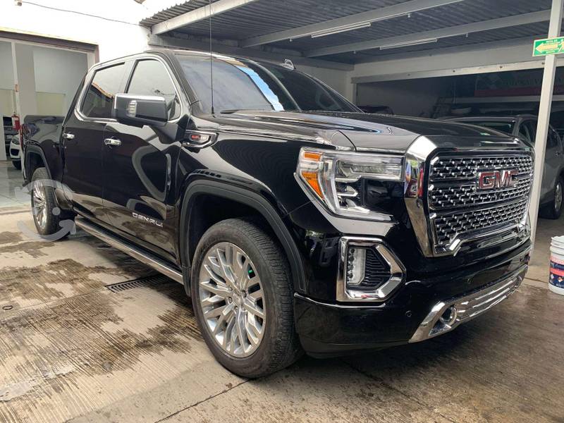 Sierra Denali 4x Negra en Guadalajara, Jalisco por