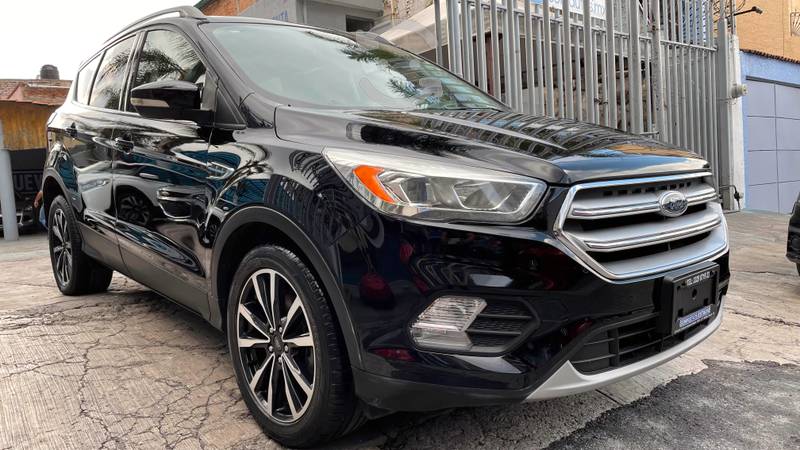 Ford escape titanium  como nueva en Guadalajara, Jalisco