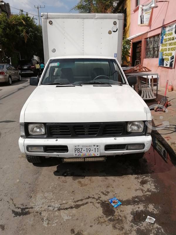 Nissan pick up caja seca  en Coyoacán, Ciudad de