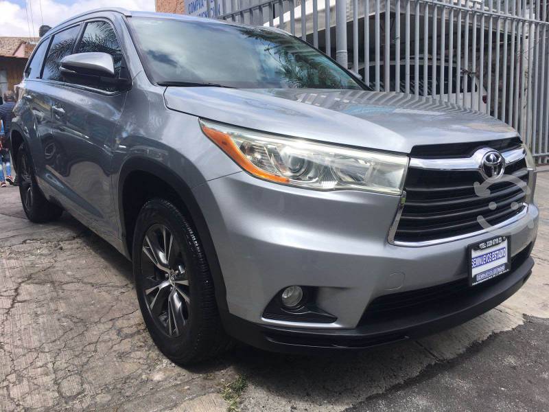 Toyota Highlander xle  como nueva en Guadalajara,