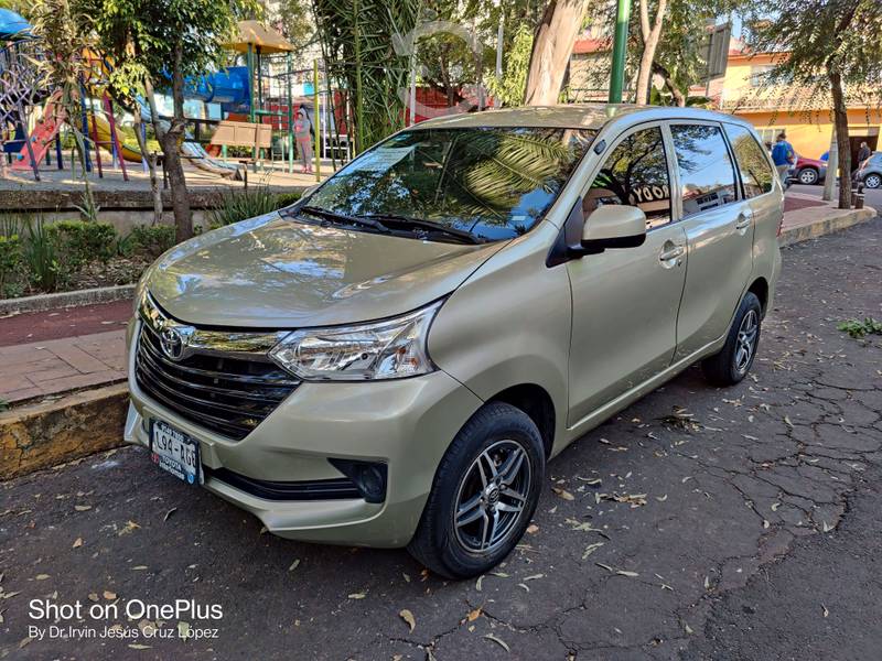 Toyota Avanza  - Solo  km - $ Aut en Benito