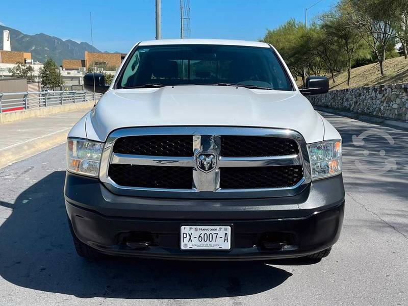 Dodge Ram SLT  V6 4x en Monterrey, Nuevo León por