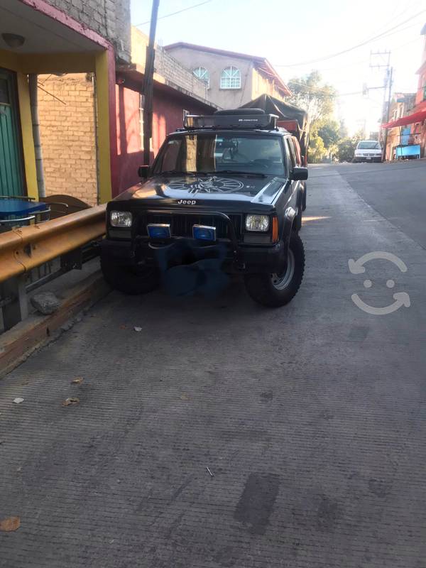 Jeep Cherokee 93 en Cuajimalpa de Morelos, Ciudad de México