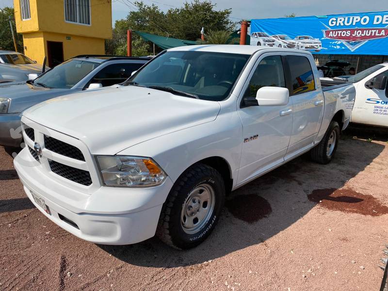 Dodge Ram 4 puertas 6 cilindros en Jojutla, Morelos por