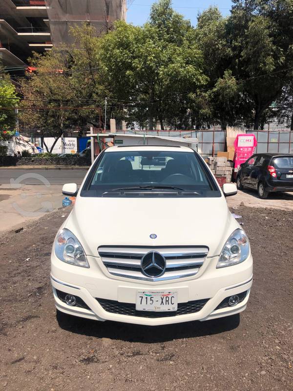 Mercedes B200 en Nezahualcóyotl, Estado de México por