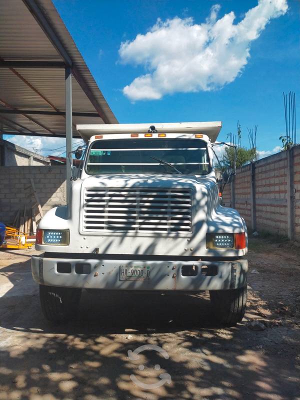 Camión de Volteo DINA en Iguala de la Independencia,