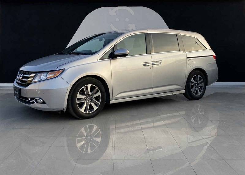 Honda Odyssey p Touring V6/3.5 Aut en Álvaro