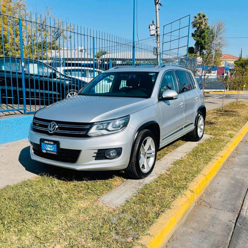 Volkswagen Tiguan RLine 4Motion 2.0T  en Guadalajara,
