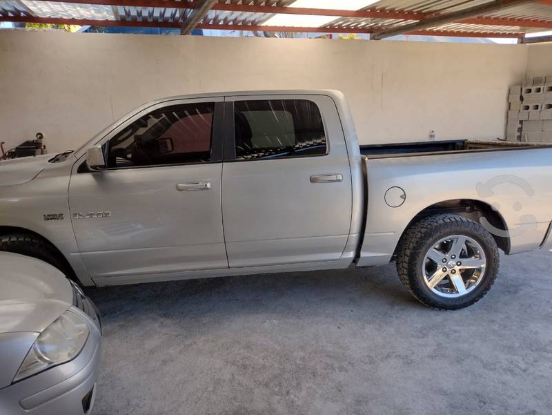 Compro carros o camionetas en Saltillo, Coahuila por $