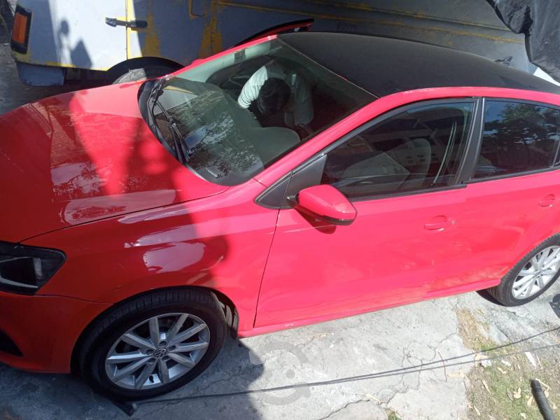 Volkswagen Polo Rojo en Coyoacán, Ciudad de México por