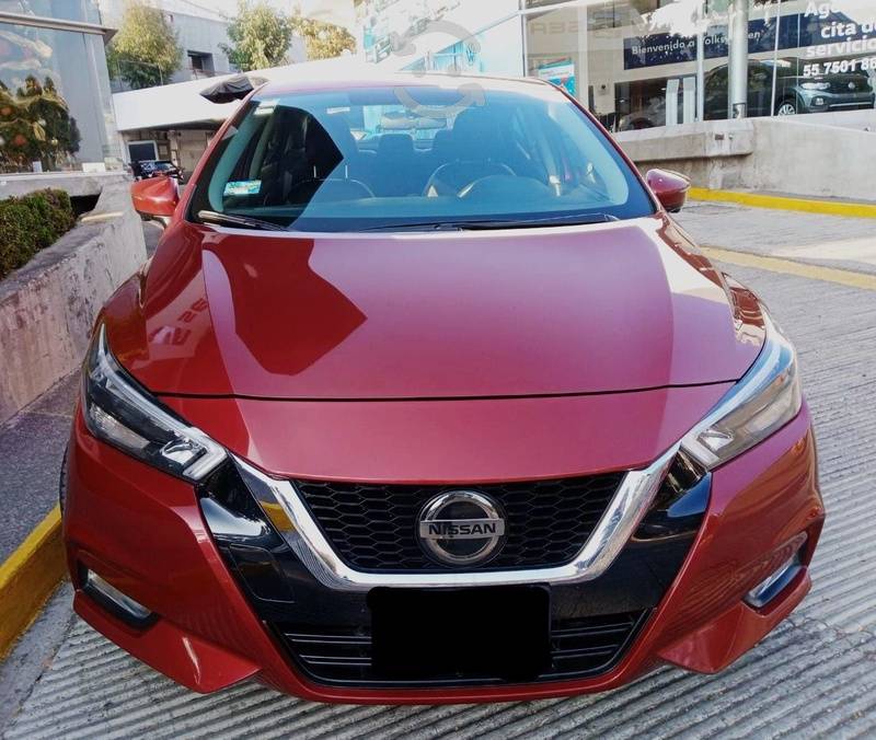 Nissan Versa  Platinum Piel At en Venustiano