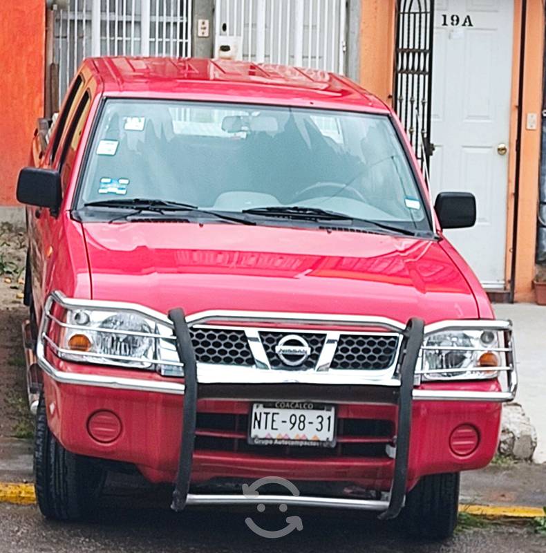 Camioneta Np300 roja en Tultitlán, Estado de México por