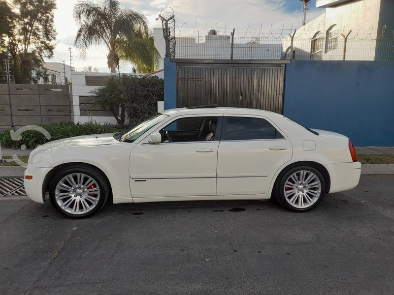 Imponente 300C en Zapopan, Jalisco por $ |