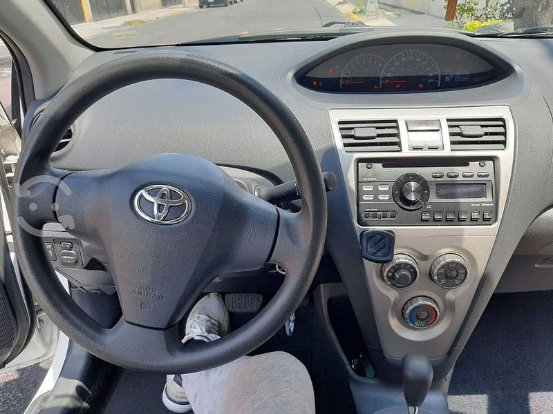Toyota Yaris  excelentes condiciones en Coyoacán,