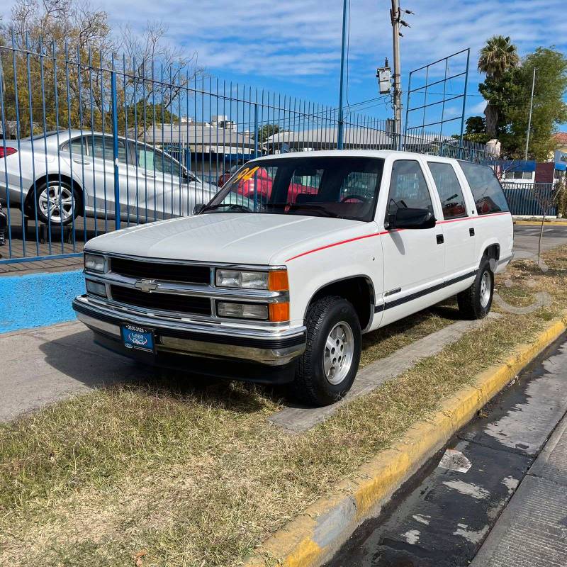 Chevrolet Suburban Cheyenne  en Guadalajara, Jalisco por