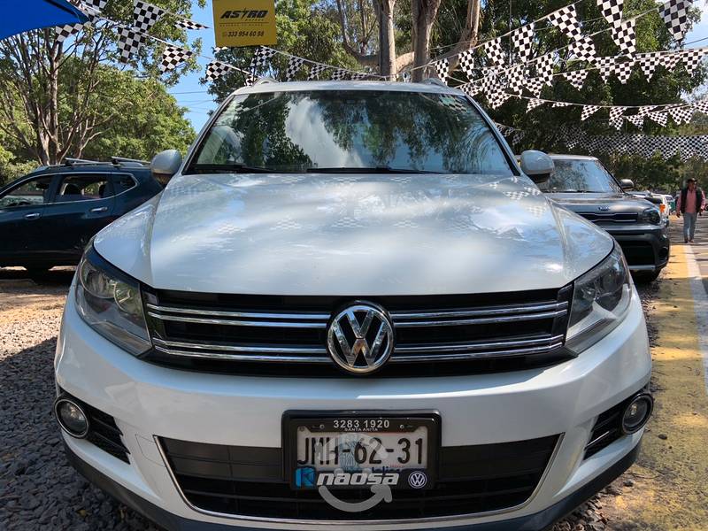 Tiguan  Turbo Servicios de Agencia en Tlaquepaque,