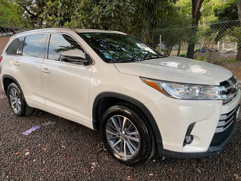 TOYOTA HIGHLANDER XLE  FAC ORIGINAL en Cuernavaca,