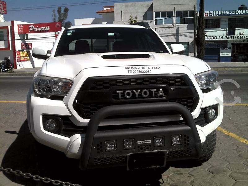 TOYOTA TAKOMA  TRD 4X2 DOB / CAB AUT V6 3.5 en Amozoc,