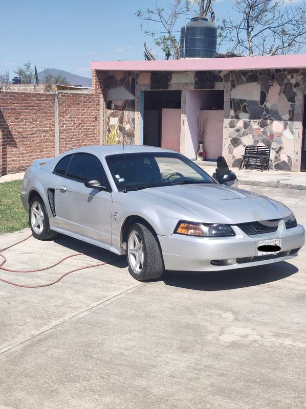 Mustang coupé manual bien cuidado en Zapotlán el Grande,