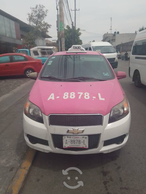 Chevrolet Aveo  taxi con placas en Naucalpan de Juárez,