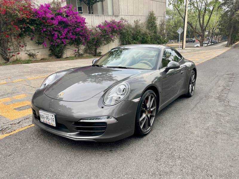 Porsche 911 Carrera  automático como nuevo en Naucalpan